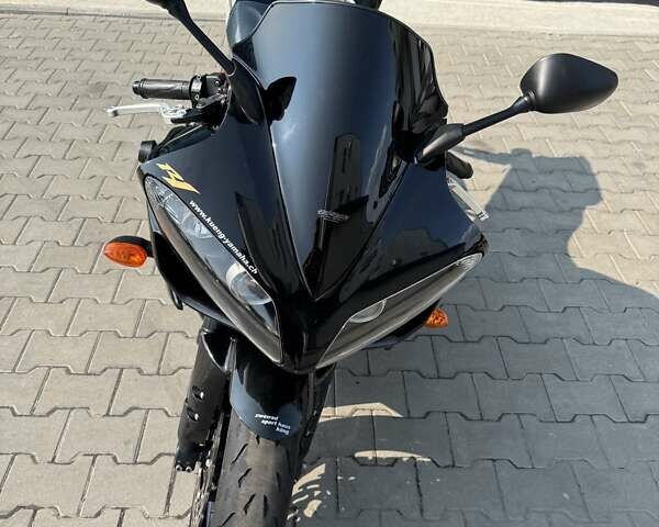 Черный Ямаха YZF R1, объемом двигателя 1 л и пробегом 33 тыс. км за 10699 $, фото 1 на Automoto.ua