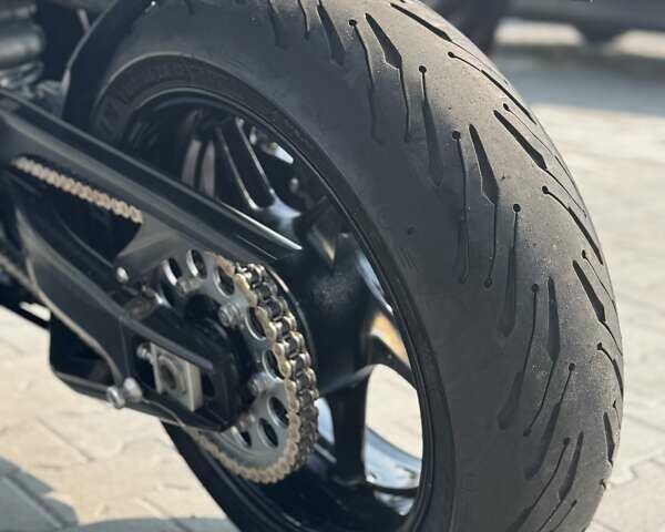 Черный Ямаха YZF R1, объемом двигателя 1 л и пробегом 33 тыс. км за 10699 $, фото 18 на Automoto.ua