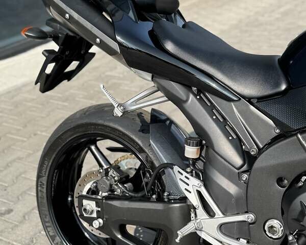 Черный Ямаха YZF R1, объемом двигателя 1 л и пробегом 33 тыс. км за 10699 $, фото 14 на Automoto.ua