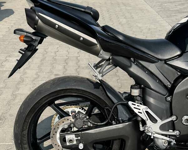 Черный Ямаха YZF R1, объемом двигателя 1 л и пробегом 33 тыс. км за 10699 $, фото 11 на Automoto.ua