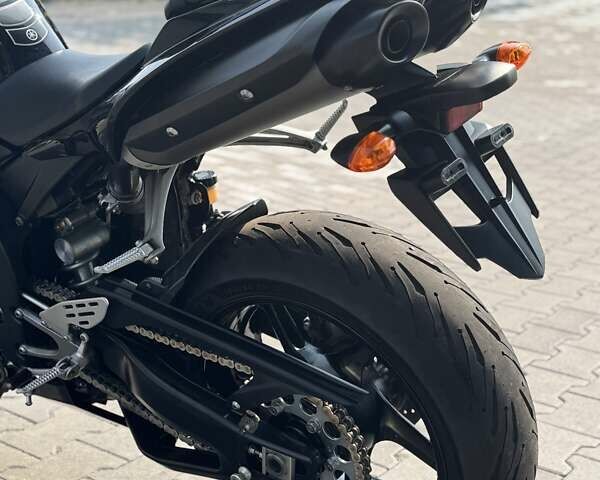 Черный Ямаха YZF R1, объемом двигателя 1 л и пробегом 33 тыс. км за 10699 $, фото 25 на Automoto.ua