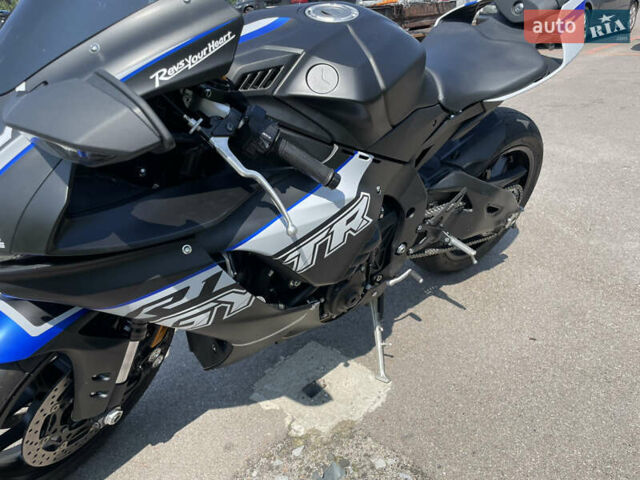 Черный Ямаха YZF R1, объемом двигателя 1 л и пробегом 5 тыс. км за 18500 $, фото 14 на Automoto.ua