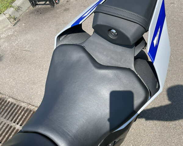 Черный Ямаха YZF R1, объемом двигателя 1 л и пробегом 5 тыс. км за 18500 $, фото 3 на Automoto.ua