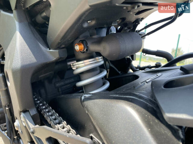 Черный Ямаха YZF R1, объемом двигателя 1 л и пробегом 5 тыс. км за 18500 $, фото 10 на Automoto.ua