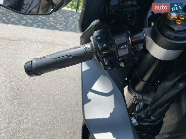 Черный Ямаха YZF R1, объемом двигателя 1 л и пробегом 5 тыс. км за 18500 $, фото 18 на Automoto.ua