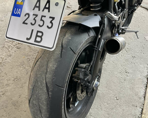 Черный Ямаха YZF R1, объемом двигателя 1 л и пробегом 5 тыс. км за 18500 $, фото 25 на Automoto.ua