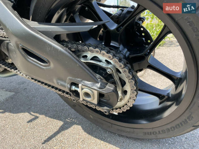 Черный Ямаха YZF R1, объемом двигателя 1 л и пробегом 5 тыс. км за 18500 $, фото 11 на Automoto.ua