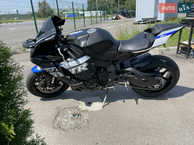 Черный Ямаха YZF R1, объемом двигателя 1 л и пробегом 5 тыс. км за 18500 $, фото 2 на Automoto.ua
