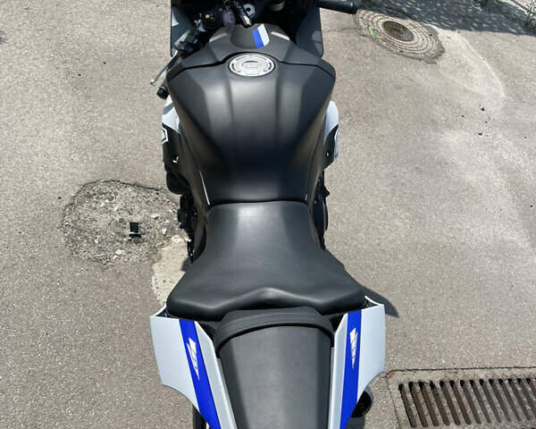 Черный Ямаха YZF R1, объемом двигателя 1 л и пробегом 5 тыс. км за 18500 $, фото 8 на Automoto.ua