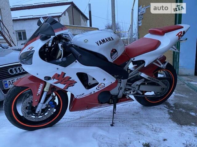 Красный Ямаха YZF R1, объемом двигателя 1 л и пробегом 35 тыс. км за 5500 $, фото 3 на Automoto.ua