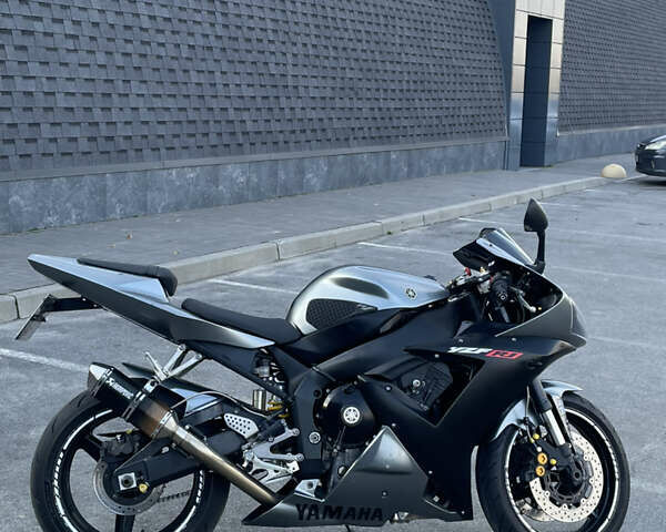 Ямаха YZF R1, объемом двигателя 1 л и пробегом 68 тыс. км за 6000 $, фото 2 на Automoto.ua