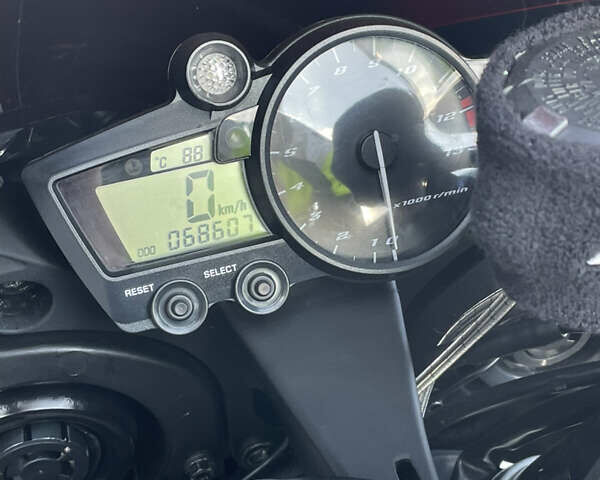 Ямаха YZF R1, объемом двигателя 1 л и пробегом 68 тыс. км за 6000 $, фото 9 на Automoto.ua