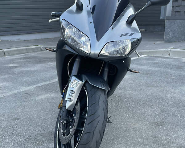 Ямаха YZF R1, объемом двигателя 1 л и пробегом 68 тыс. км за 6000 $, фото 1 на Automoto.ua