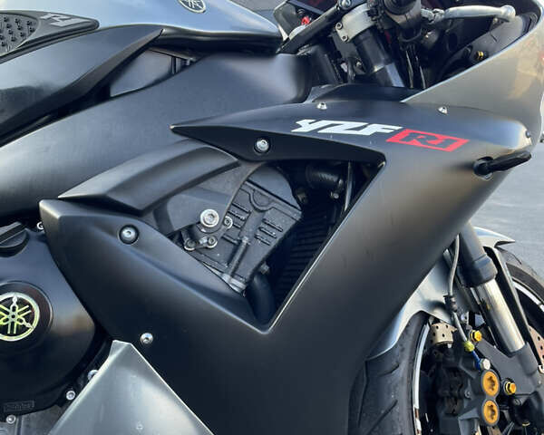 Ямаха YZF R1, объемом двигателя 1 л и пробегом 68 тыс. км за 6000 $, фото 11 на Automoto.ua