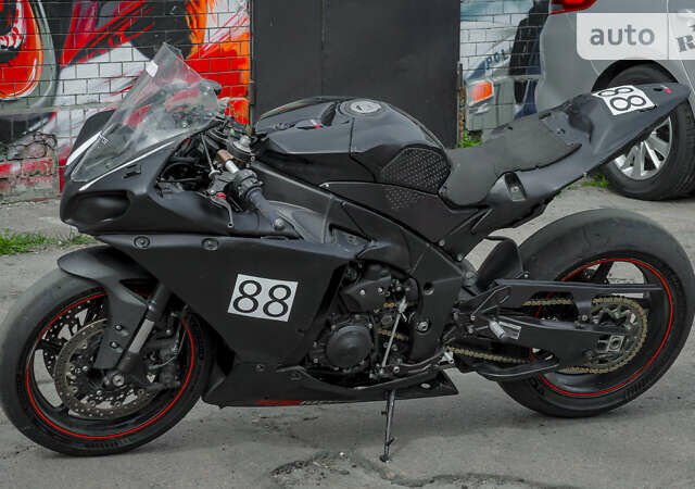 Ямаха YZF R1, объемом двигателя 0 л и пробегом 14 тыс. км за 3500 $, фото 4 на Automoto.ua