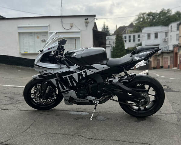 Ямаха YZF R1, объемом двигателя 1 л и пробегом 2 тыс. км за 23000 $, фото 6 на Automoto.ua