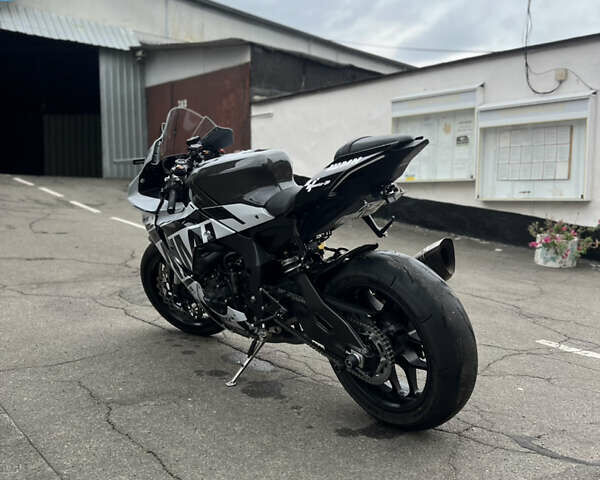 Ямаха YZF R1, объемом двигателя 1 л и пробегом 2 тыс. км за 23000 $, фото 5 на Automoto.ua