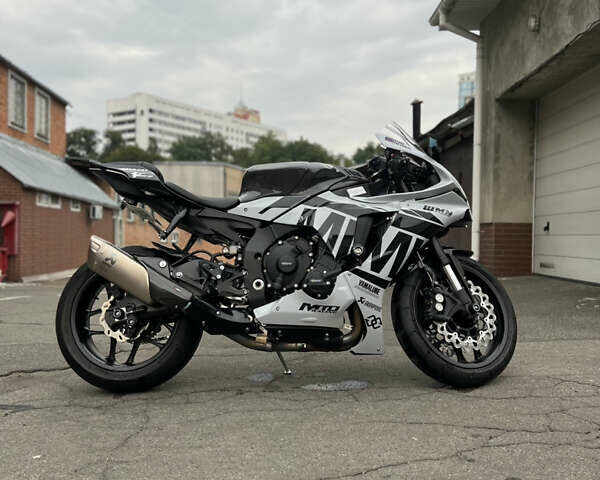 Ямаха YZF R1, объемом двигателя 1 л и пробегом 2 тыс. км за 23000 $, фото 4 на Automoto.ua