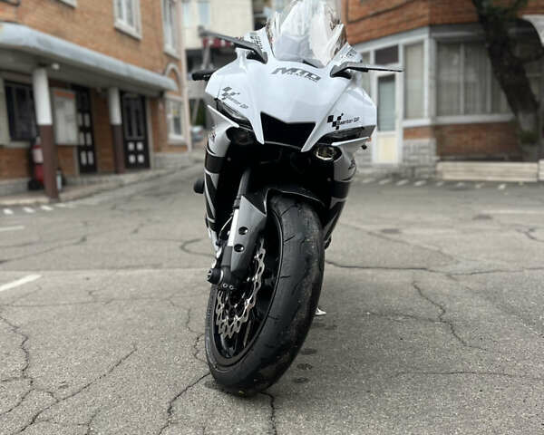 Ямаха YZF R1, объемом двигателя 1 л и пробегом 2 тыс. км за 23000 $, фото 2 на Automoto.ua