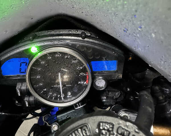 Синий Ямаха YZF R1, объемом двигателя 1 л и пробегом 42 тыс. км за 7000 $, фото 2 на Automoto.ua