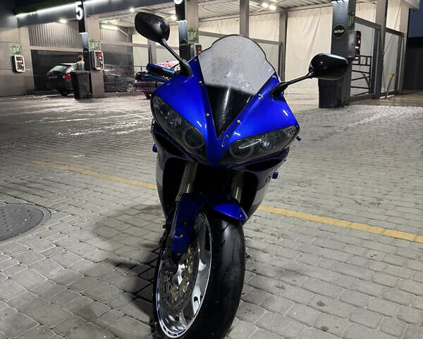 Синий Ямаха YZF R1, объемом двигателя 1 л и пробегом 42 тыс. км за 7000 $, фото 1 на Automoto.ua