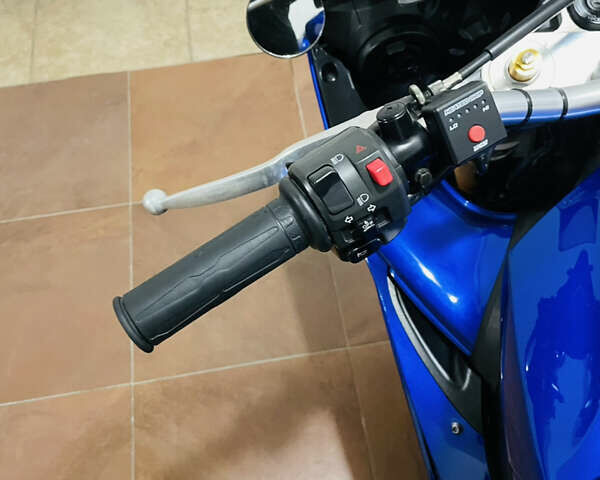 Синій Ямаха YZF R1, об'ємом двигуна 1 л та пробігом 33 тис. км за 9800 $, фото 37 на Automoto.ua