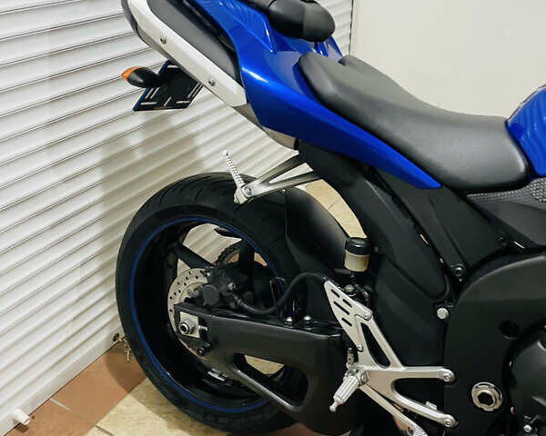 Синій Ямаха YZF R1, об'ємом двигуна 1 л та пробігом 33 тис. км за 9800 $, фото 7 на Automoto.ua