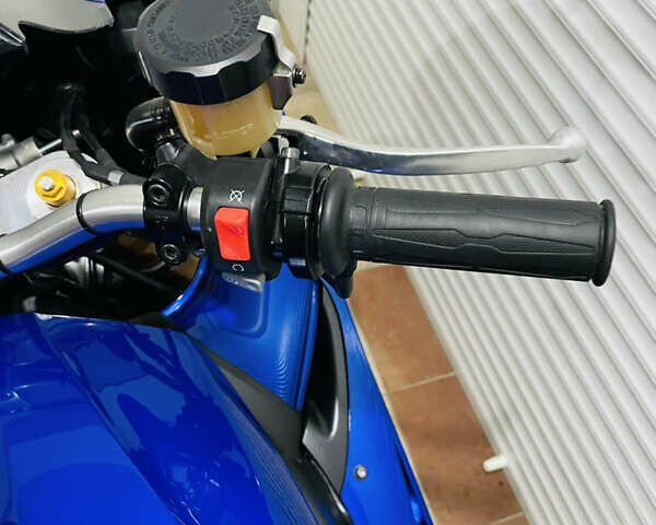 Синій Ямаха YZF R1, об'ємом двигуна 1 л та пробігом 33 тис. км за 9800 $, фото 33 на Automoto.ua