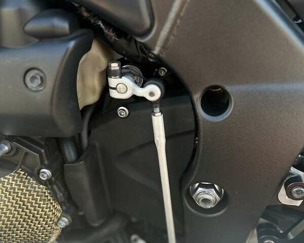 Синий Ямаха YZF R1, объемом двигателя 1 л и пробегом 26 тыс. км за 11000 $, фото 2 на Automoto.ua