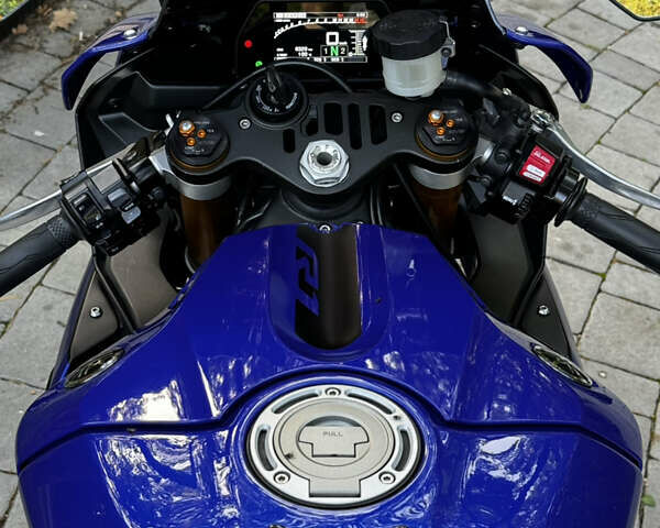 Синій Ямаха YZF R1, об'ємом двигуна 0 л та пробігом 7 тис. км за 10500 $, фото 8 на Automoto.ua