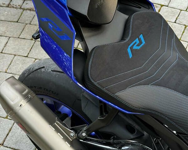 Синій Ямаха YZF R1, об'ємом двигуна 0 л та пробігом 7 тис. км за 10500 $, фото 10 на Automoto.ua