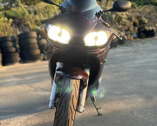 Красный Ямаха YZF R6, объемом двигателя 0.6 л и пробегом 22 тыс. км за 4500 $, фото 3 на Automoto.ua