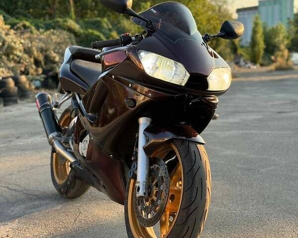 Красный Ямаха YZF R6, объемом двигателя 0.6 л и пробегом 22 тыс. км за 4500 $, фото 5 на Automoto.ua