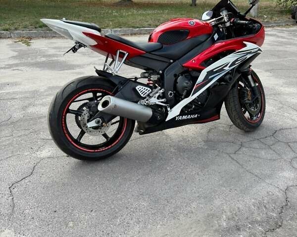 Красный Ямаха YZF R6, объемом двигателя 0.6 л и пробегом 27 тыс. км за 8500 $, фото 4 на Automoto.ua