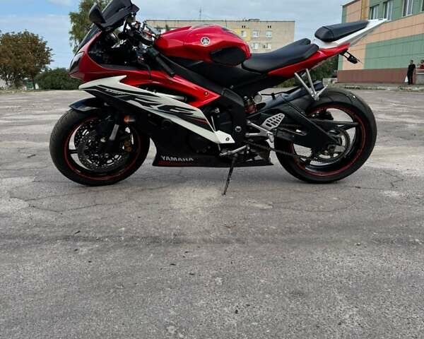 Красный Ямаха YZF R6, объемом двигателя 0.6 л и пробегом 27 тыс. км за 8500 $, фото 2 на Automoto.ua