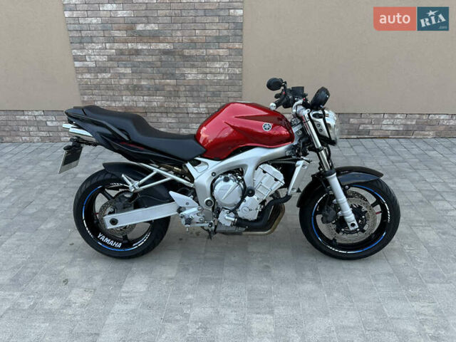 Серый Ямаха YZF R6, объемом двигателя 0.6 л и пробегом 52 тыс. км за 4600 $, фото 1 на Automoto.ua