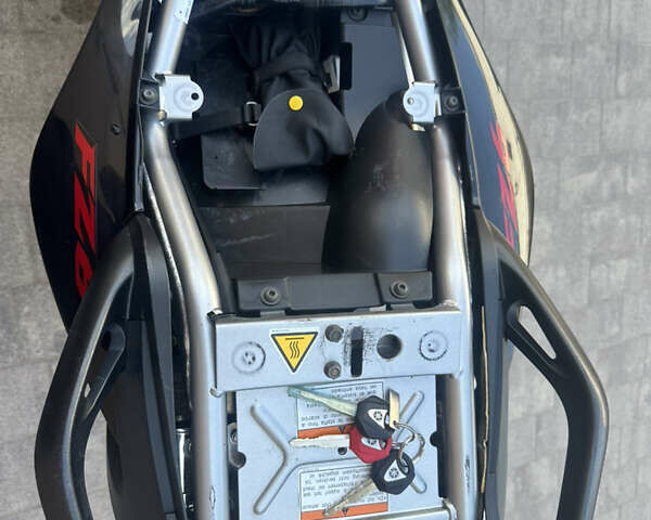 Серый Ямаха YZF R6, объемом двигателя 0.6 л и пробегом 52 тыс. км за 4600 $, фото 19 на Automoto.ua
