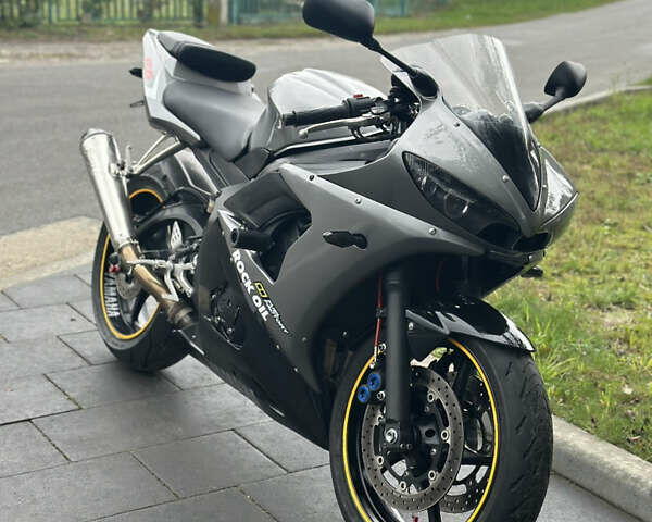 Серый Ямаха YZF R6, объемом двигателя 0.6 л и пробегом 36 тыс. км за 5400 $, фото 5 на Automoto.ua