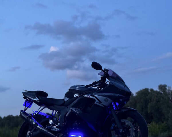 Серый Ямаха YZF R6, объемом двигателя 0.6 л и пробегом 41 тыс. км за 6000 $, фото 2 на Automoto.ua