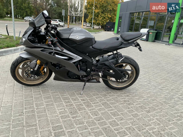 Серый Ямаха YZF R6, объемом двигателя 0.6 л и пробегом 48 тыс. км за 8000 $, фото 4 на Automoto.ua