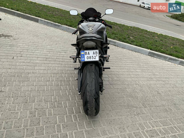 Серый Ямаха YZF R6, объемом двигателя 0.6 л и пробегом 48 тыс. км за 8000 $, фото 13 на Automoto.ua