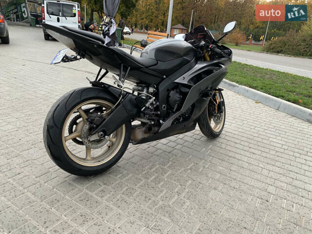 Серый Ямаха YZF R6, объемом двигателя 0.6 л и пробегом 48 тыс. км за 8000 $, фото 2 на Automoto.ua