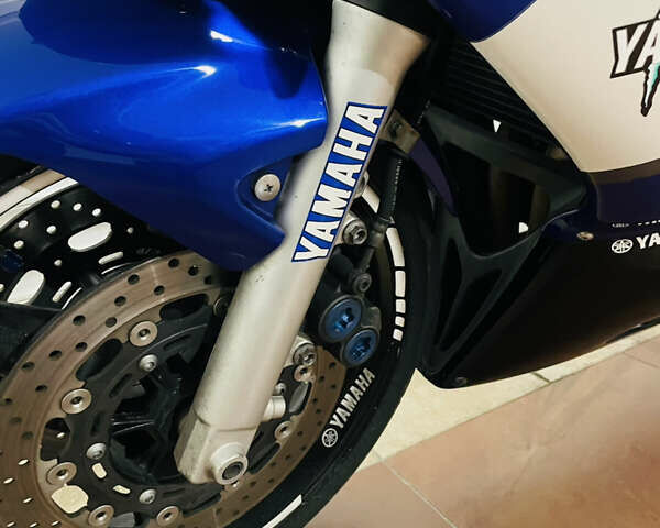 Синий Ямаха YZF R6, объемом двигателя 0.6 л и пробегом 45 тыс. км за 5200 $, фото 5 на Automoto.ua