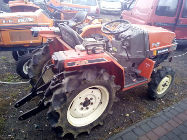 Янмар Ф6 2006 в Золотоноше на Automoto.ua Красный Янмар Ф6, объемом двигателя 0 л и пробегом 0 тыс. км за 6473 $, фото 3 на Automoto.ua