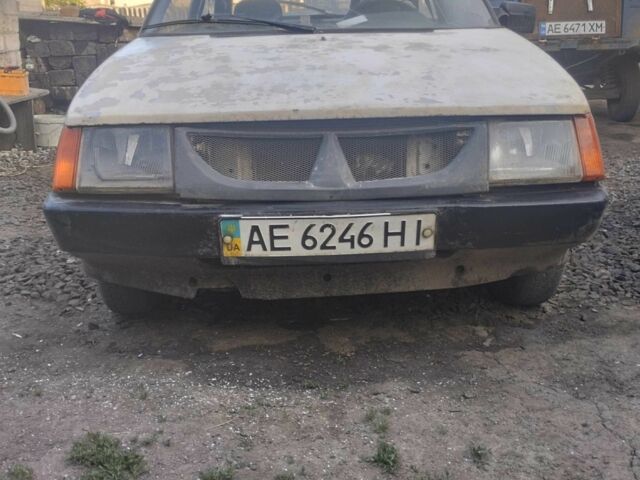 Белый ЗАЗ 1102 Таврия, объемом двигателя 1.1 л и пробегом 100 тыс. км за 267 $, фото 4 на Automoto.ua