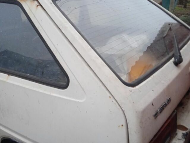 Белый ЗАЗ 1102 Таврия, объемом двигателя 1.2 л и пробегом 320 тыс. км за 284 $, фото 2 на Automoto.ua