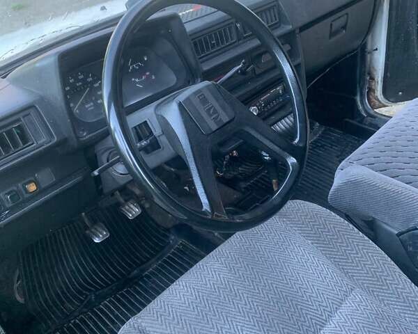 Белый ЗАЗ 1102 Таврия, объемом двигателя 1.2 л и пробегом 400 тыс. км за 490 $, фото 5 на Automoto.ua