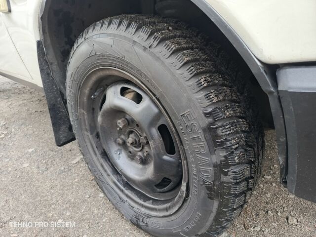 Белый ЗАЗ 1102 Таврия, объемом двигателя 1.1 л и пробегом 170 тыс. км за 523 $, фото 6 на Automoto.ua