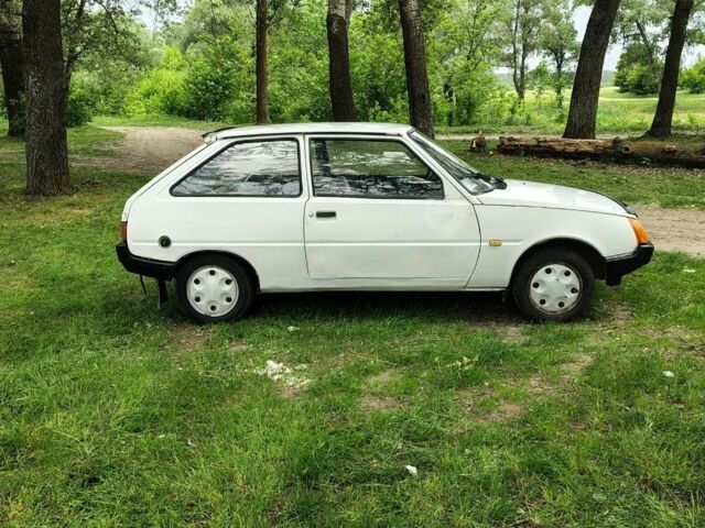 Белый ЗАЗ 1102 Таврия, объемом двигателя 1.1 л и пробегом 130 тыс. км за 600 $, фото 3 на Automoto.ua