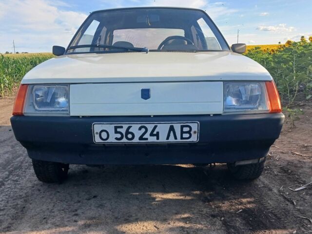 Белый ЗАЗ 1102 Таврия, объемом двигателя 1.2 л и пробегом 60 тыс. км за 769 $, фото 6 на Automoto.ua